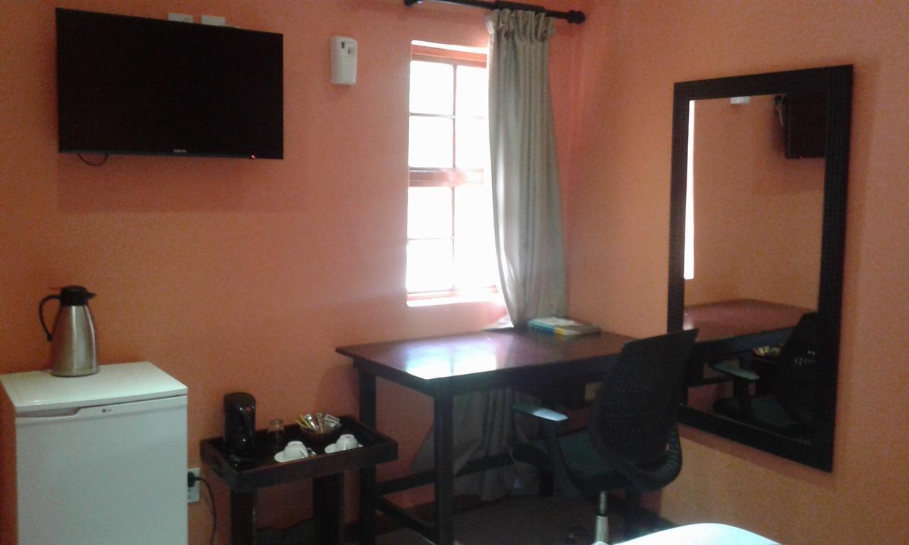 Larissa Hotel Maun Exterior foto