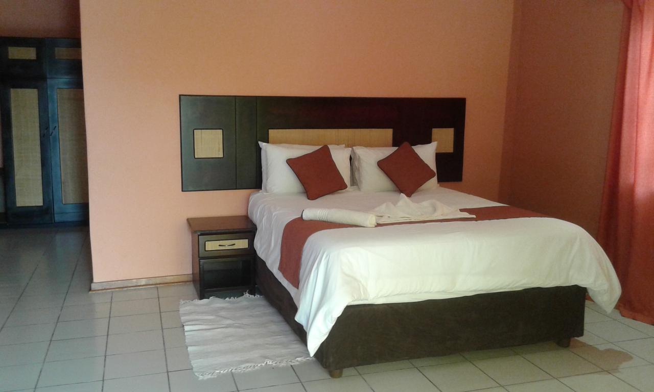 Larissa Hotel Maun Exterior foto