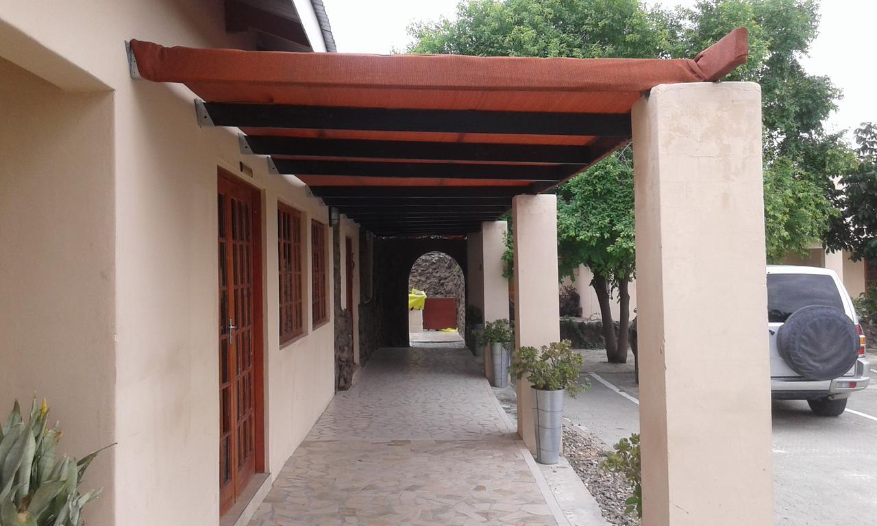 Larissa Hotel Maun Exterior foto